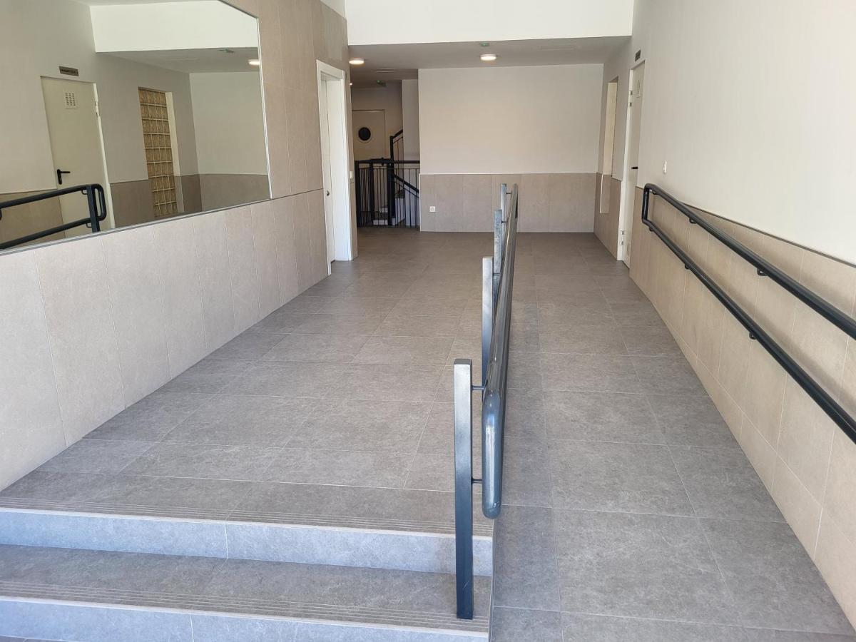 Alazan Jerez Ii-Parking Gratis-Wifi-Netflix Apartment เฮเรซ เด ลาฟรอนเตรา ภายนอก รูปภาพ